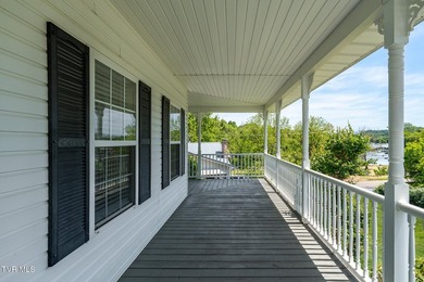 MOTIVATED * SELLER RELOCATING -Custom-Built, one-owner home in - photo 11