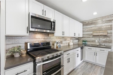Text/call for private showings. Huntington Beach 92648 Villa - photo 14