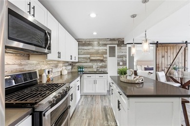Text/call for private showings. Huntington Beach 92648 Villa - photo 15