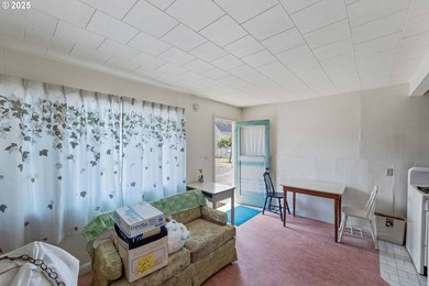 Unique time capsule income property for sale in Coos Bay - photo 15