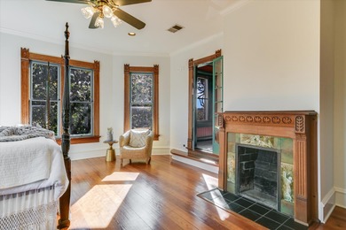The Crown Jewel of Historic Austin Homes
Step into a living - photo 19