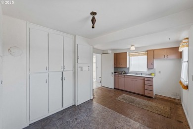 Unique time capsule income property for sale in Coos Bay - photo 20