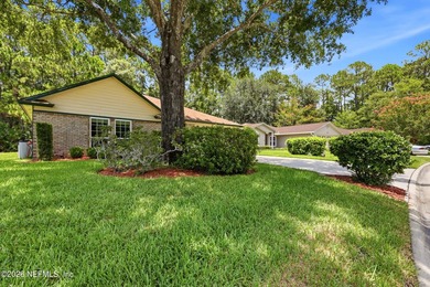 Welcome Home to this beautifully maintained and much-loved home - photo 2