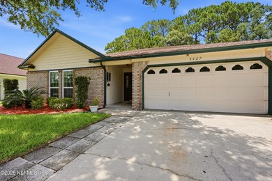Welcome Home to this beautifully maintained and much-loved home - photo 3