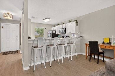 Wonderful Rockport Country Club condo with a pool just outside - photo 5