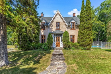  Home For Sale in Pointe-Claire 