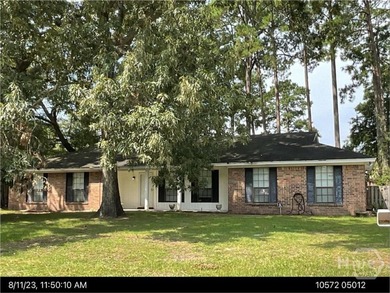 3 bed, 2 bath all brick construction on a large fence in lot - photo 1