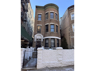 (private lake, pond, coastal) Home For Sale in Bronx New York