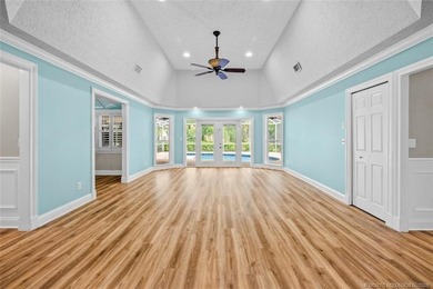 Welcome to Pinecrest Lakes! Situated on 1.1 acres, this unique - photo 6