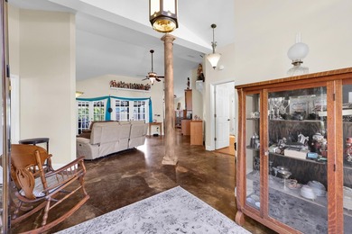 Beautifully maintained 3-bedroom, 2-bathroom, 1-car garage home - photo 7