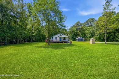 Precious three bedroom, two bath cottage located in the East - photo 31
