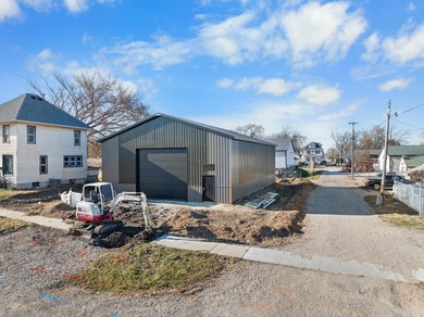 Introducing a brand new 40' x 64' steel warehouse perfectly