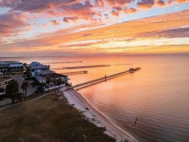 Nestled among Rockport's iconic, wind-sculpted live oak trees - photo 6