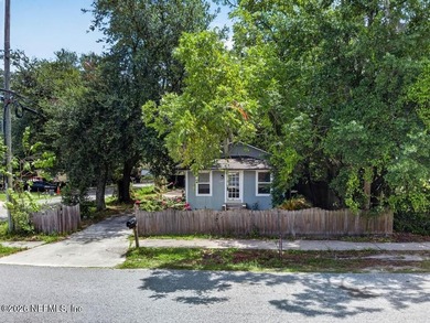 Bring your vision and unlock the potential of this 3-bedroom - photo 3