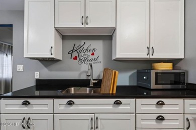 Bring your vision and unlock the potential of this 3-bedroom - photo 6