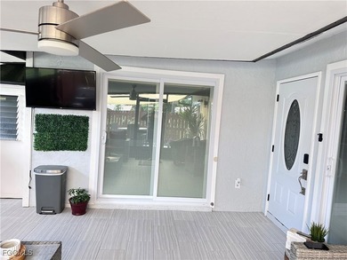 This charming townhouse features 2 bedrooms, 2 full bathrooms - photo 13