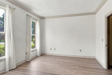 Welcome to 1025 Northpointe Drive in Jackson! This spacious - photo 5
