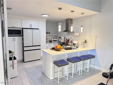This charming townhouse features 2 bedrooms, 2 full bathrooms - photo 17