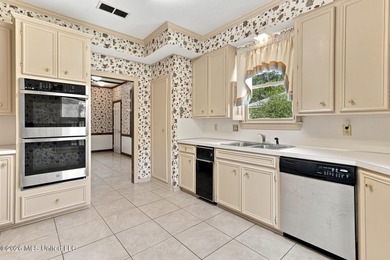Welcome to 1025 Northpointe Drive in Jackson! This spacious - photo 7