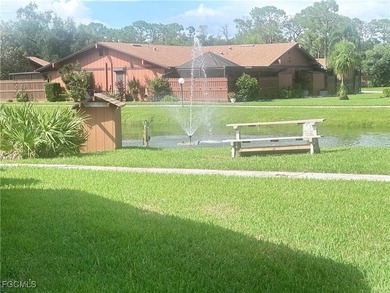 This charming townhouse features 2 bedrooms, 2 full bathrooms - photo 24