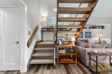 Beautifully updated two-bedroom townhouse with long tidal marsh - photo 25
