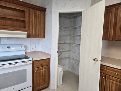 This beautiful 4-bedroom, 2-bath lakefront home sits on a - photo 5