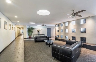 Beautiful well maintained unit in desirable Forest Hills - photo 1