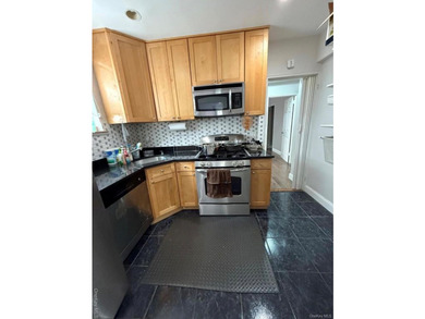 Beautiful well maintained unit in desirable Forest Hills - photo 7