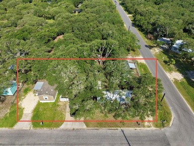 Investment Opportunity in Fulton, TX! Situated on a spacious 0 - photo 1