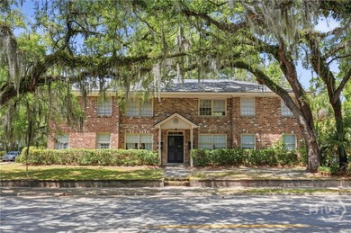 Located on Savannah's highly desirable Bull Street corridor in - photo 1