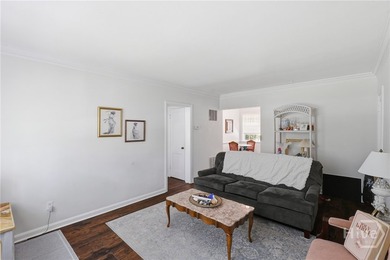 Located on Savannah's highly desirable Bull Street corridor in - photo 8