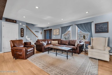 Welcome to 6 Lisa Dr, Brand NEW ROOF! This spacious 5-bedroom, 2 - photo 15