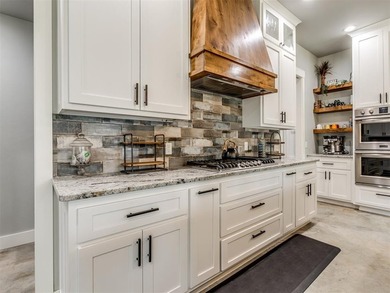 Experience the ultimate Lake Eufaula lifestyle in this fully - photo 15