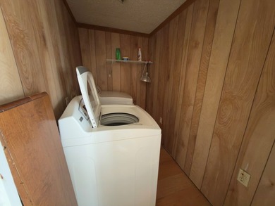 3 bedroom 2 bathroom home for sale at almost 1500 square feet