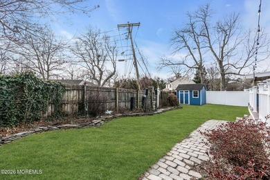 Welcome to 6 Lisa Dr, Brand NEW ROOF! This spacious 5-bedroom, 2 - photo 47