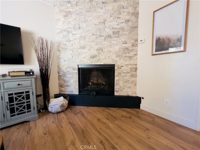 Beautifully upgraded cabin in Big Bear City, perfect as a - photo 11