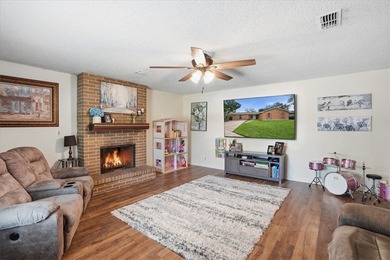 Well maintained 3-bedroom home in the peaceful, relaxing - photo 12
