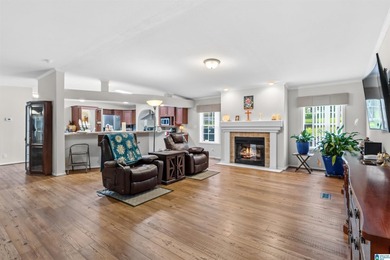 Bright and welcoming 3-bedroom, 2-bath home with thoughtful - photo 4