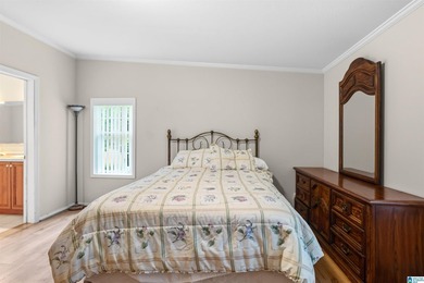 Bright and welcoming 3-bedroom, 2-bath home with thoughtful - photo 9
