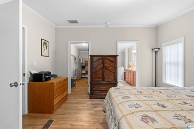Bright and welcoming 3-bedroom, 2-bath home with thoughtful - photo 10
