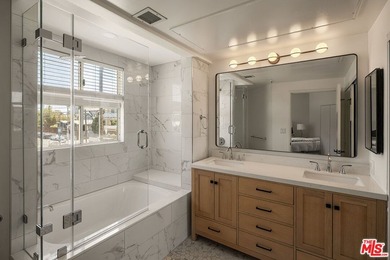 Beautifully renovated single-story condominium offering 1,433 - photo 10