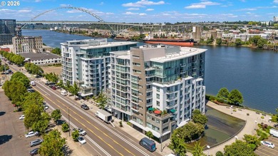 Seventh-floor views of the Willamette River from the living room - photo 42