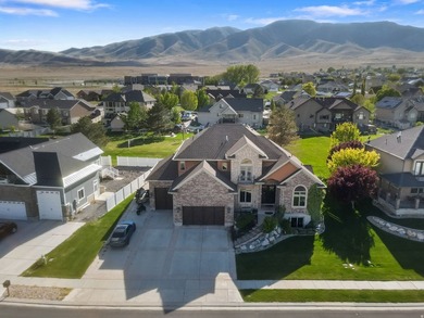 Wake up to sweeping lake and mountain views in this exceptional - photo 1