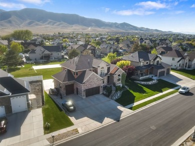 Wake up to sweeping lake and mountain views in this exceptional - photo 4