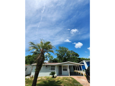 Located in the heart of Beverly Hills, this 2-bedroom 1-bathroom - photo 1