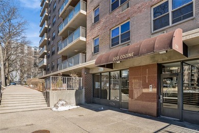 MeadowWood at Gateway 1-bedroom condo. The spacious unit - photo 3