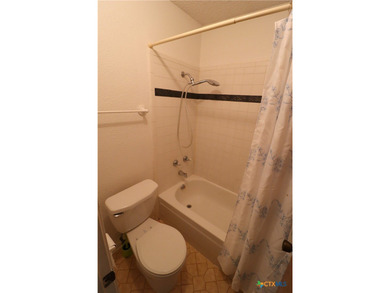 Quiet neighborhood with easy access to Fort Hood. Full brick - photo 19