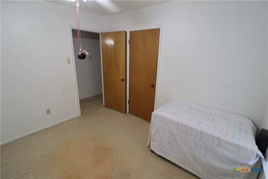 Quiet neighborhood with easy access to Fort Hood. Full brick - photo 22
