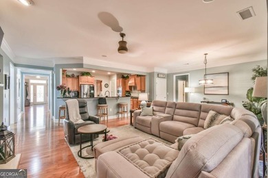 This well-maintained and beautifully kept home features the - photo 23