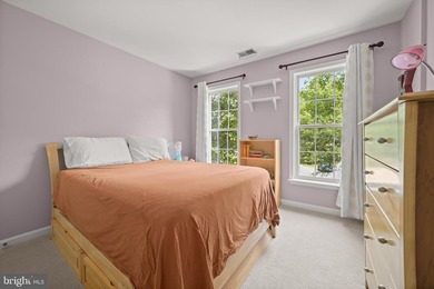 Tucked into a quiet cul-de-sac in the sought-after Northridge - photo 28